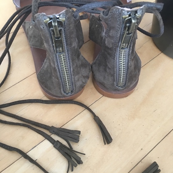 Madewell: Bridget Lace-Up Sandal in Suede - Picture 5 of 8